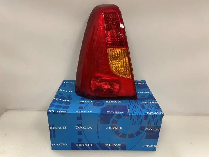 Feu arrière gauche Dacia Logan