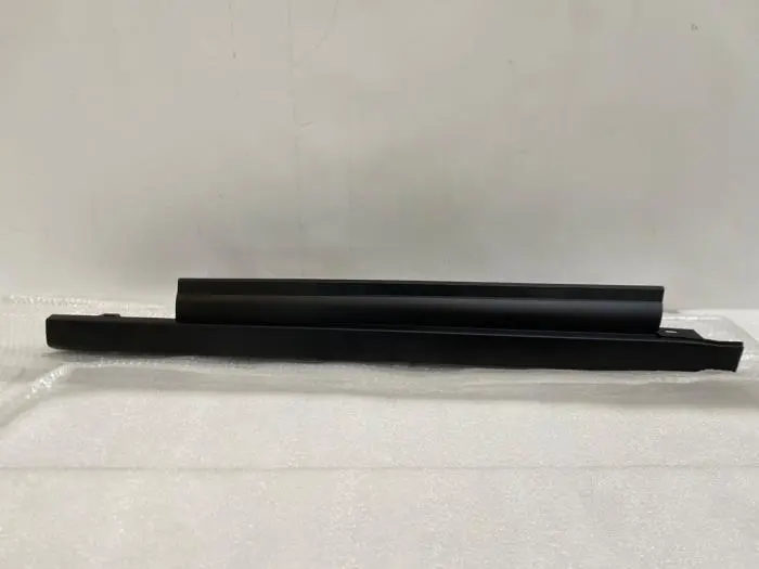 Zijskirt links Ford C-Max