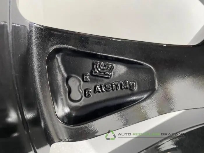 Wheel - 77571fde-b857-485c-b15a-6c84ff839ba5.jpg