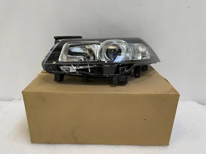 Phare gauche Renault Megane