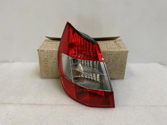 Feu arrière droit Renault Scenic