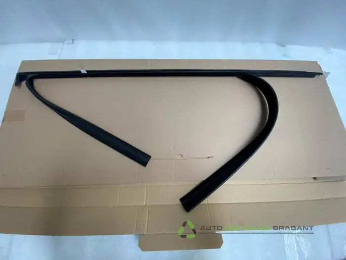 Joint caoutchouc portière 4portes avant gauche BMW X5