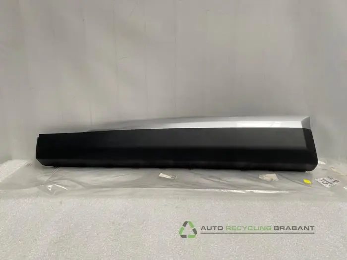 Portierlijst Peugeot 2008