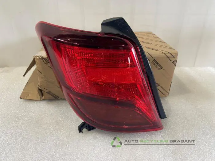 Feu arrière gauche Toyota Yaris