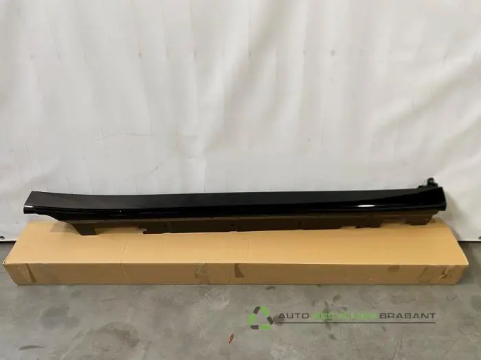 Zijskirt rechts BMW X1