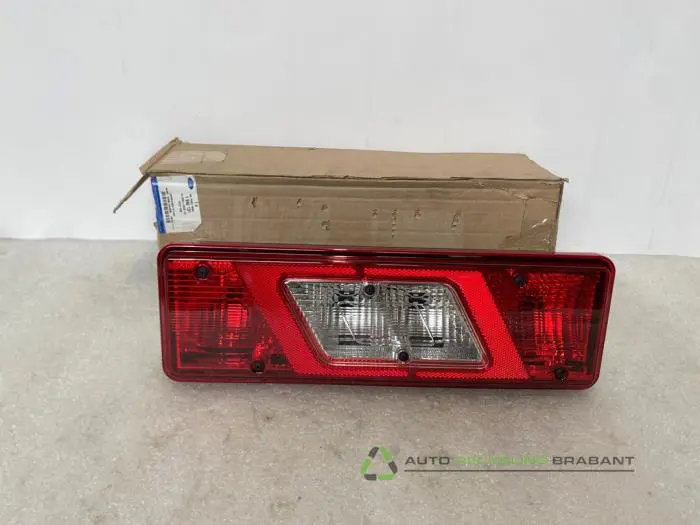 Feu arrière gauche Ford Transit