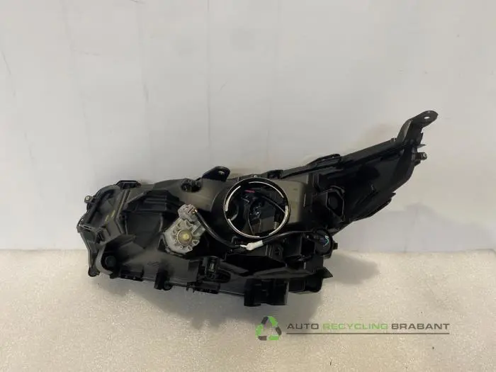 Koplamp rechts - 9e7c63e4-c111-42f3-ae49-a93f7c7d236e.jpg