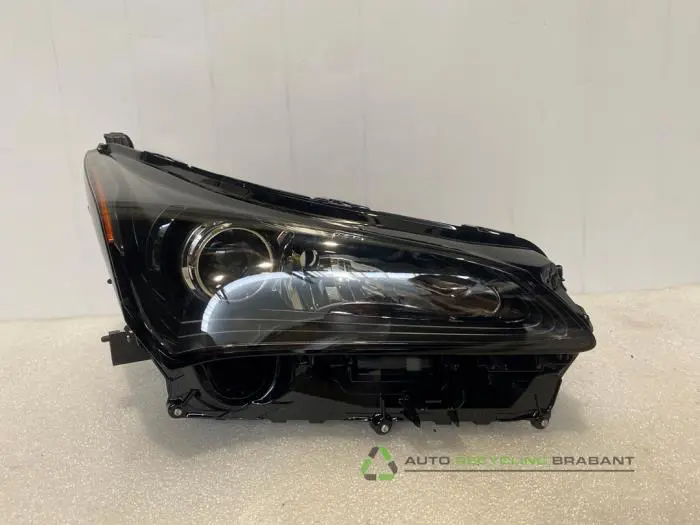 Koplamp rechts - 9ed7aaee-10a9-46a1-992a-e761b8c9e3ef.jpg