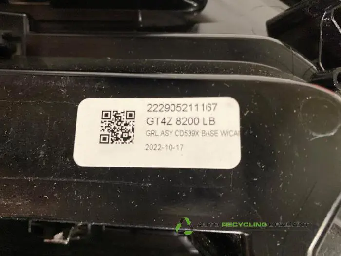 Grille - b70871e4-72c6-418b-982f-32bdfaf37d33.jpg