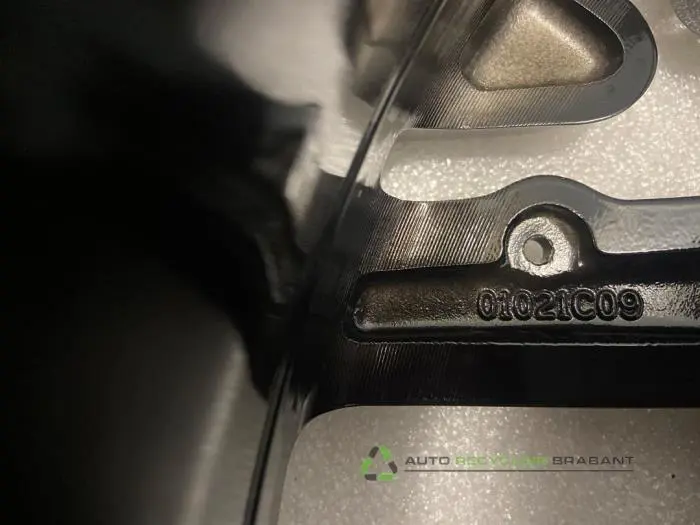 Velg - 71a0aff3-6b89-4bf5-a05e-f27b134539b2.jpg