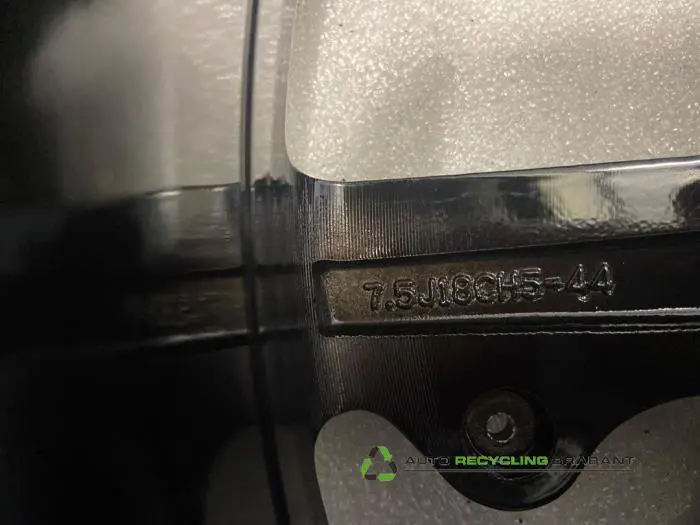 Velg - eab68ce4-1c5a-4ca1-a36e-8a98755b0306.jpg