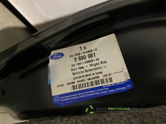 Sliding door, right - bb7688d7-56c9-46ba-bb44-9b2fe67a94e6.jpg