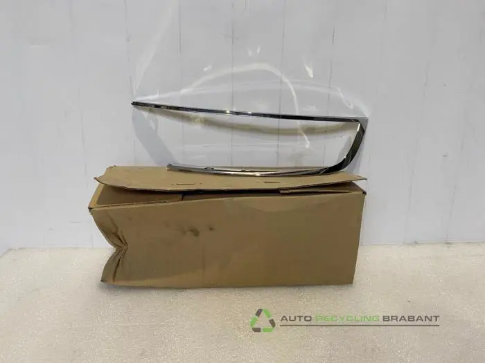 Koplamprand links Opel Mokka