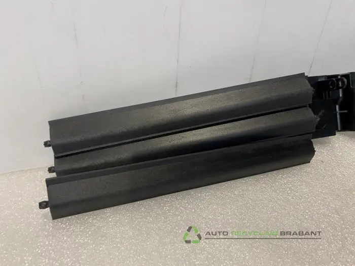 Grille - 82d17886-d590-4bdc-83ad-7c79ea43d9e3.jpg