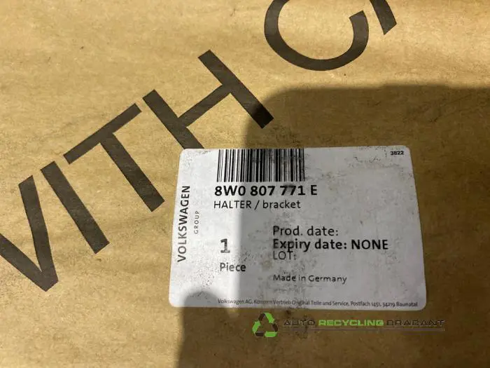 Grille - 899a2698-8993-432f-8dbd-43e254ad4d29.jpg