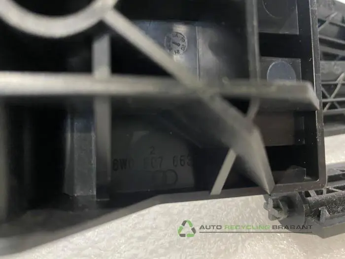 Grille - cfd08ad9-dd52-4fc7-8094-787ae45befa8.jpg