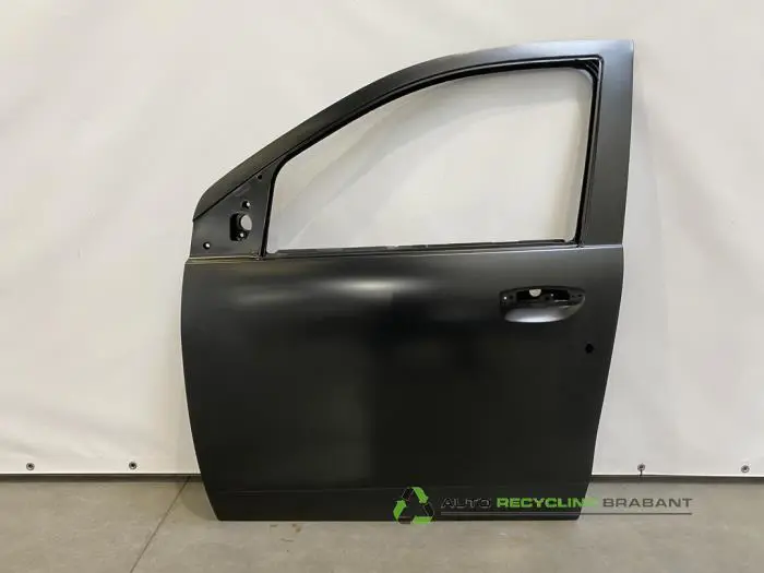 Portier 4Deurs links-voor Dacia Dokker