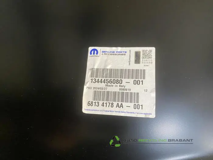 Zijkant Carrosserie links - 3991983d-2c7a-4117-9080-7fd62c9168c1.jpg