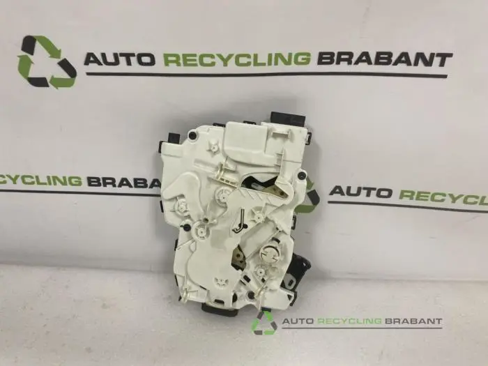 Deurslot Mechaniek 4Deurs rechts-achter Mercedes Vito