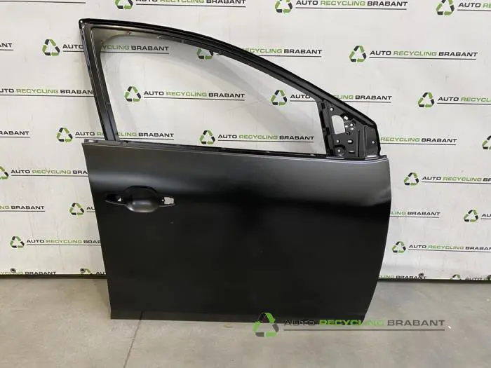 Portier 4Deurs rechts-voor Dacia Sandero