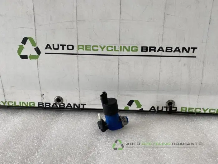 Ruitensproeierpomp voor Renault Clio