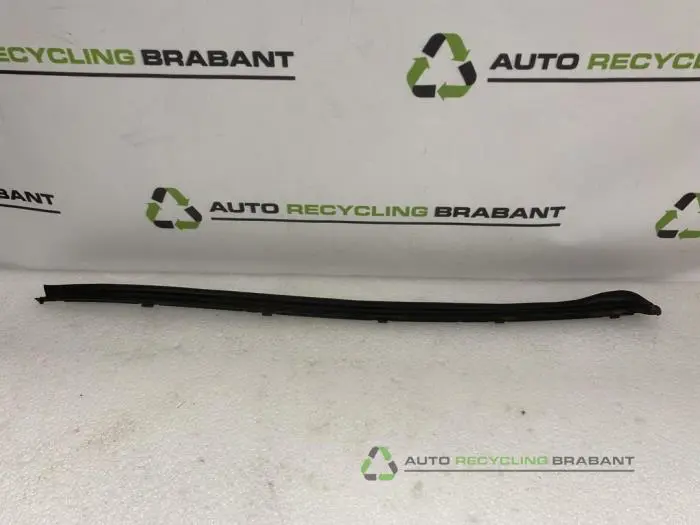 Portierrubber 4Deurs rechts-achter Porsche Macan