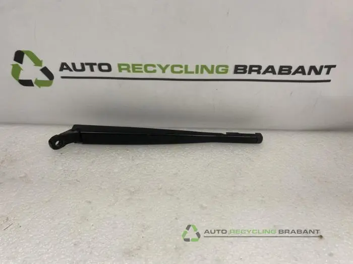 Ruitenwisserarm achter Porsche Macan