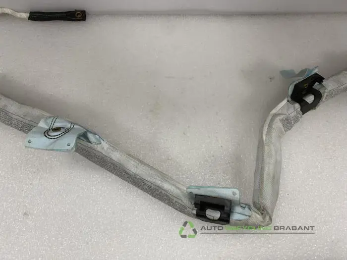 Airbag hemel rechts - 76a29467-e9de-4bfa-af22-a932350c349e.jpg