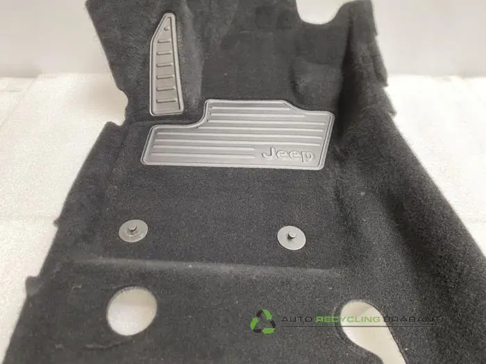 Vloerbedekking - 313b7ac1-2658-47f1-a4ef-e8195595eeea.jpg