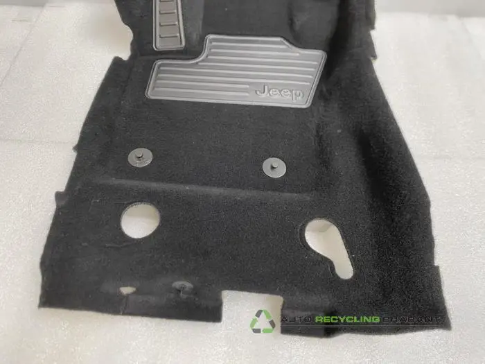 Vloerbedekking - b470ecb8-c1a7-429c-bcac-7f9f9f6be108.jpg