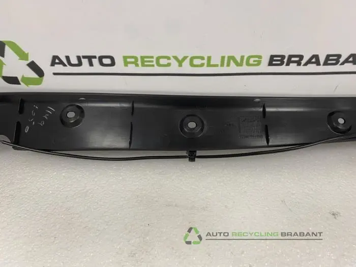 Motorkap Kabel - 59758bd4-631e-4299-8e28-df684ac54765.jpg