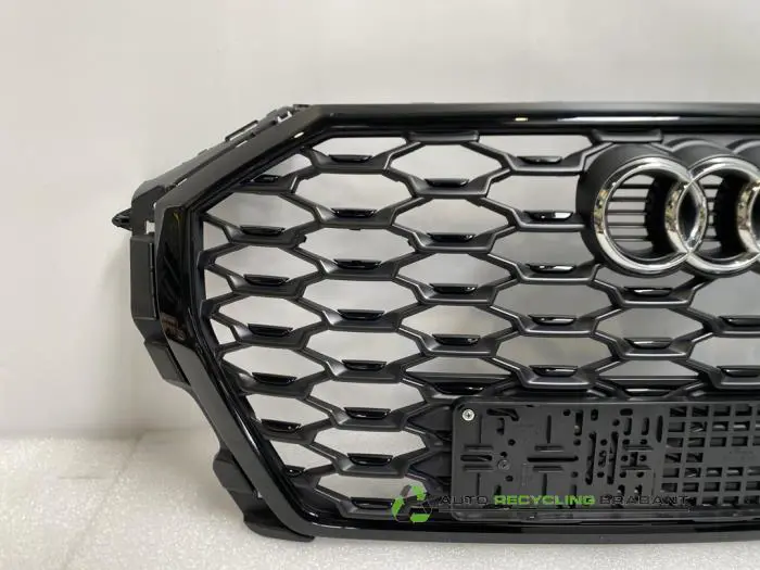 Grille - 5d14cef9-e636-45cb-aa13-107b18404223.jpg