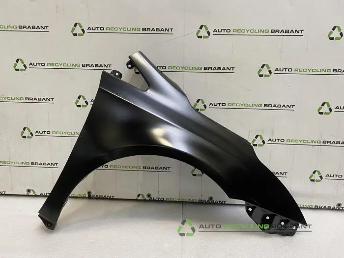 Scherm rechts-voor Toyota Avensis