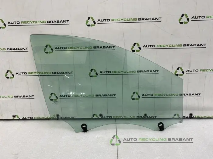 Vitre portière 4portes avant droite Renault Clio