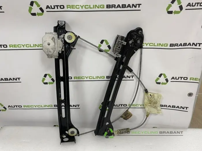 Window mechanism 4-door, front right Volkswagen Beetle