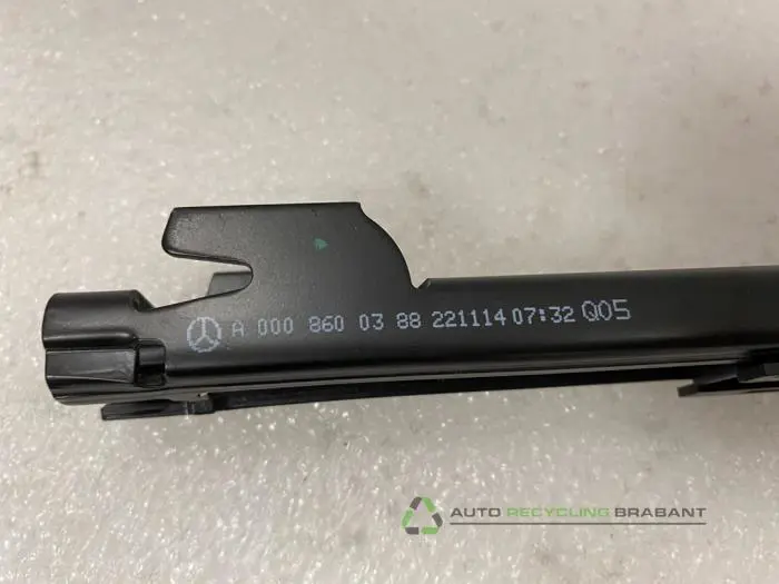 Sicherheitsgurt Führung - 3649594d-61b8-48ef-b87a-cf625d69c5fa.jpg