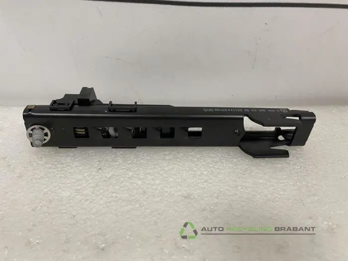 Sicherheitsgurt Führung - 9da42cef-5952-4246-ab67-df5a182ca349.jpg