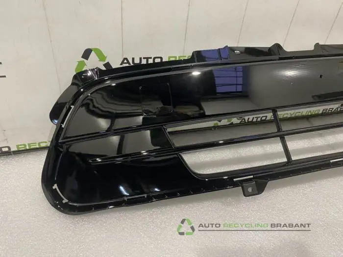 Grill - 8308e5a6-257c-44f1-9f95-e74776f387c8.jpg