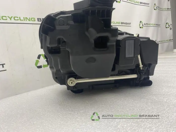 Scheinwerfer links - 3aa9bc74-48a8-4cf4-84d7-14848c042b8d.jpg