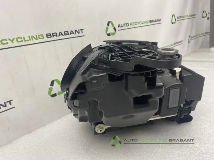 Scheinwerfer links - 793ece87-bfa4-4f69-a282-feb7caeb6375.jpg