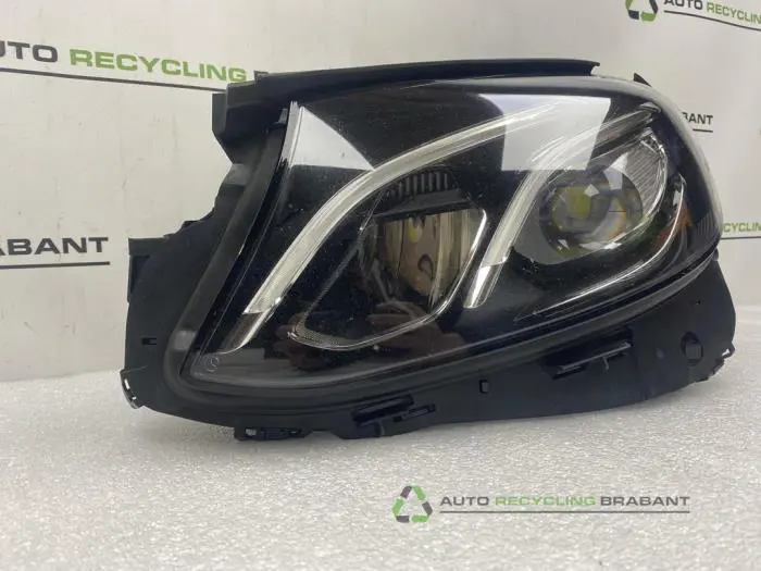 Scheinwerfer links - 85b13d2b-a2ce-4a14-a72e-4e2468827335.jpg