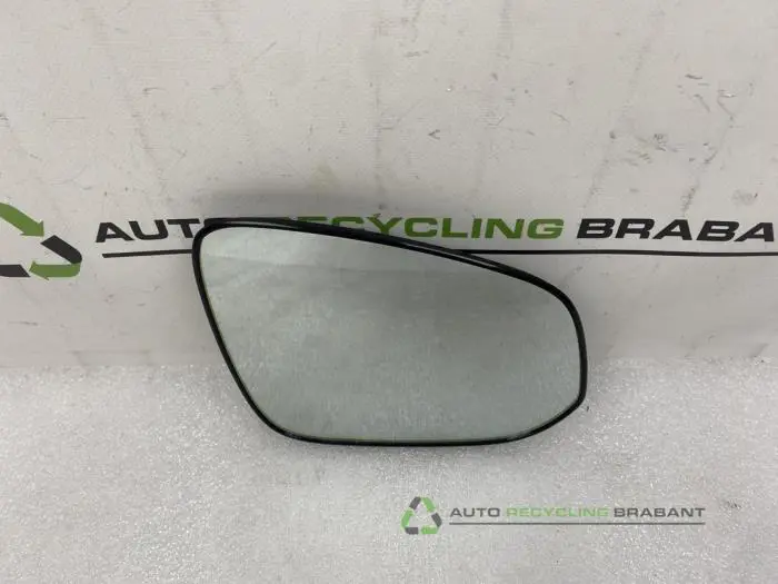 Mirror glass, right - 55ac154b-28cc-4fb9-b8a4-b086d6e67bb6.jpg