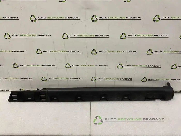 Dorpel rechts Dacia Sandero