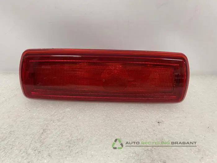 Extra Remlicht midden Renault Trafic