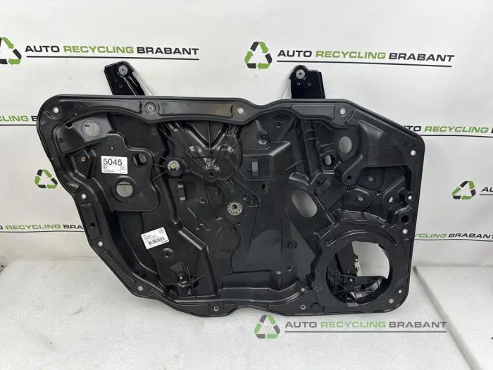 Fenstermechanik 4-türig rechts vorne - 654ec12e-f4ba-4984-9a04-ad560c7217f7.jpg