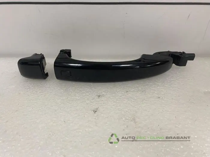 Poignée - 6a7a67e0-2344-4e17-b0cb-2ccb3fa71064.jpg