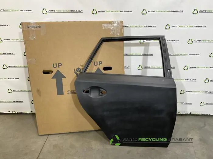 Rear door 4-door, right Toyota Auris