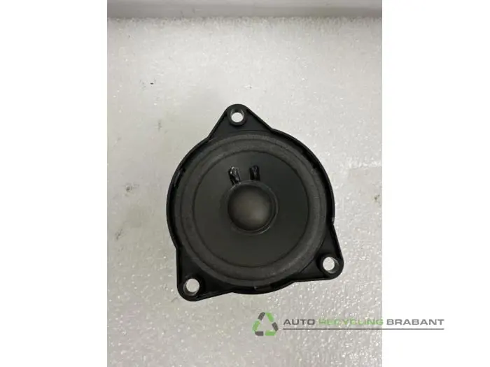 Lautsprecher - afd1e102-ed43-4003-8c70-6b2844de3f72.jpg
