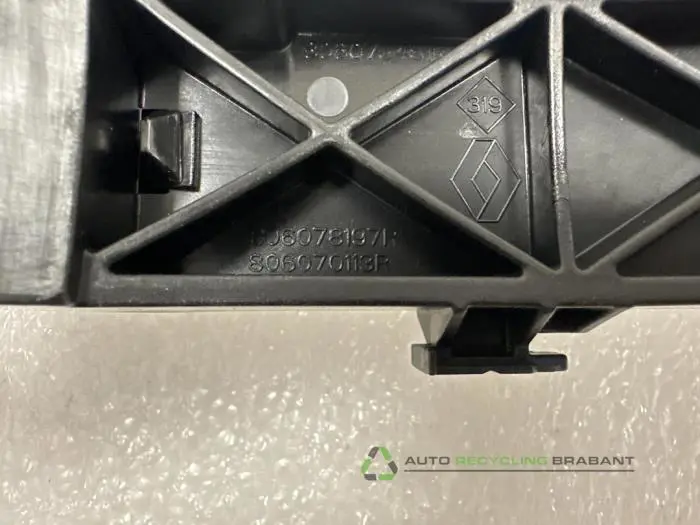 Handgriff - 29ace292-36b6-4b51-9769-9f607ae73ef0.jpg