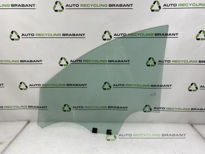 Vitre portière 4portes avant droite Dacia Logan